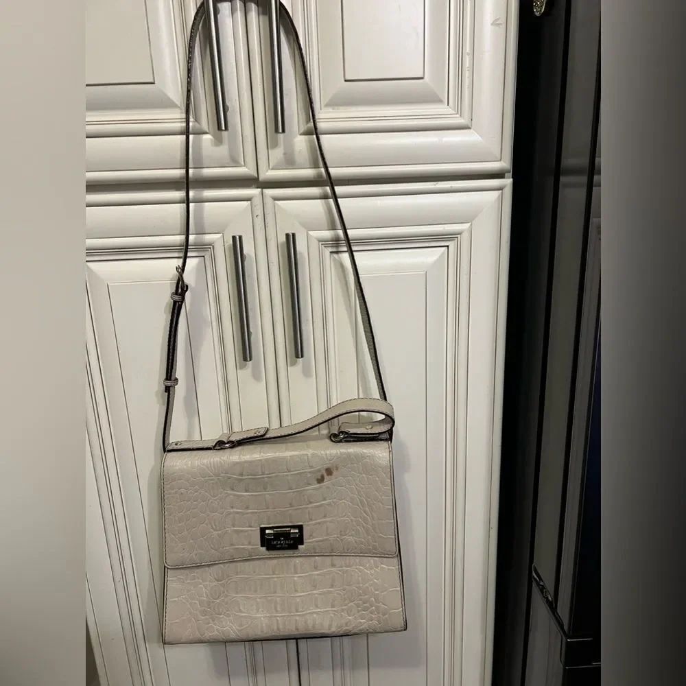 Kate Spade Bucket Crossbody Leather Bag New with defects